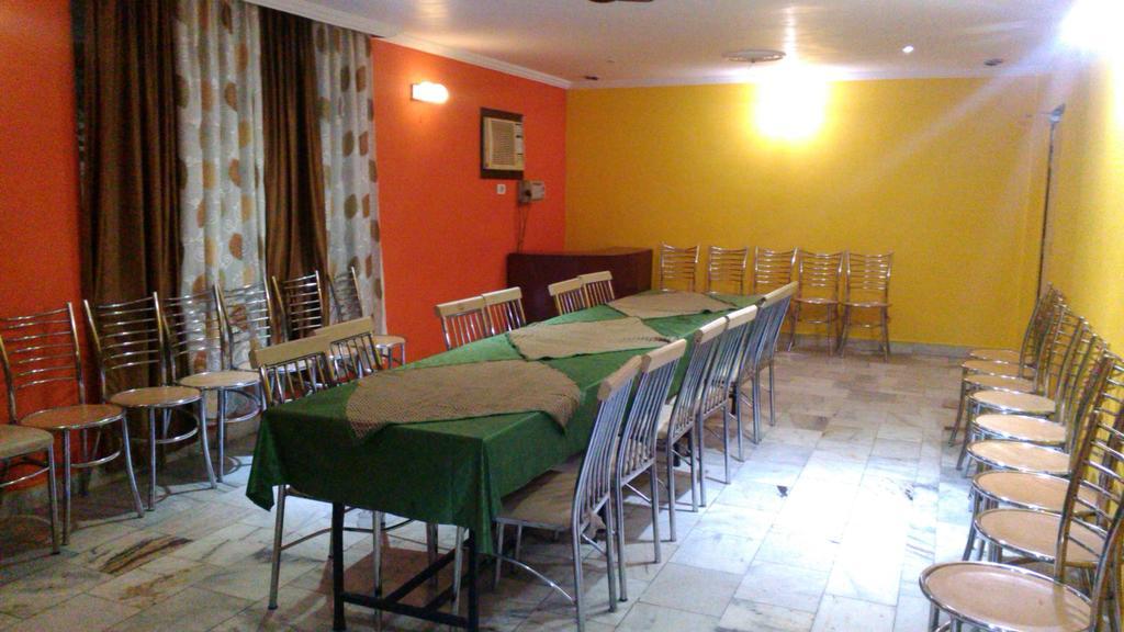 Hotel Kanishka Kanpur Zewnętrze zdjęcie