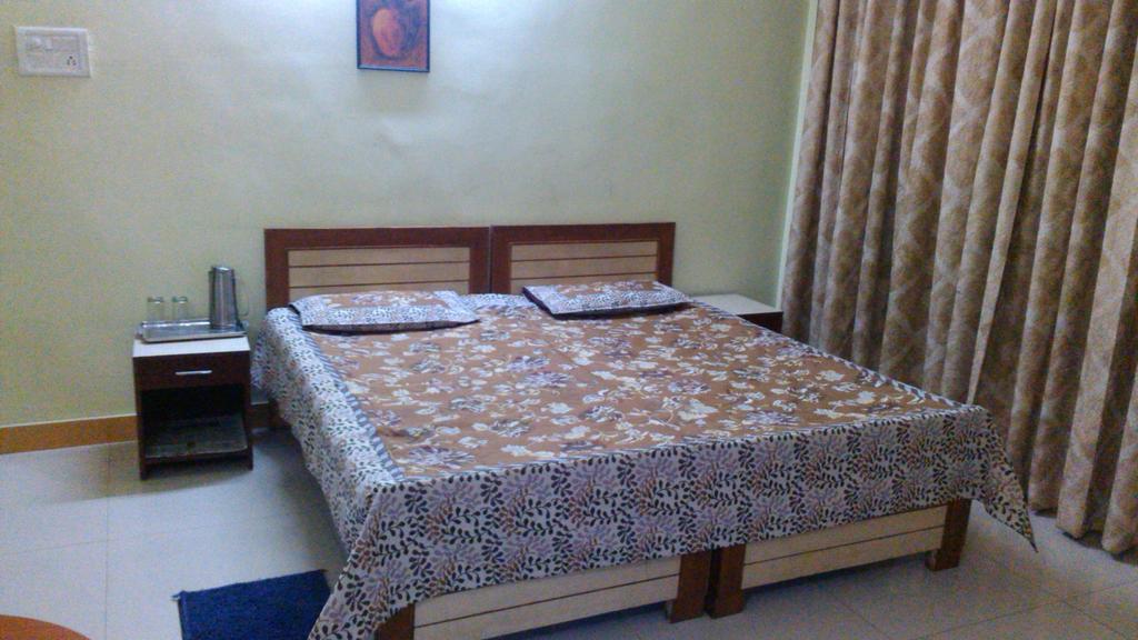Hotel Kanishka Kanpur Pokój zdjęcie
