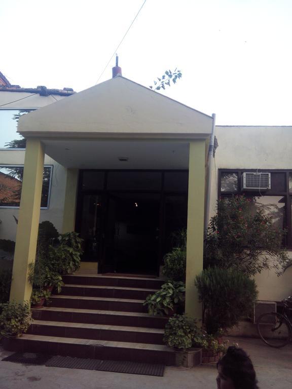 Hotel Kanishka Kanpur Zewnętrze zdjęcie