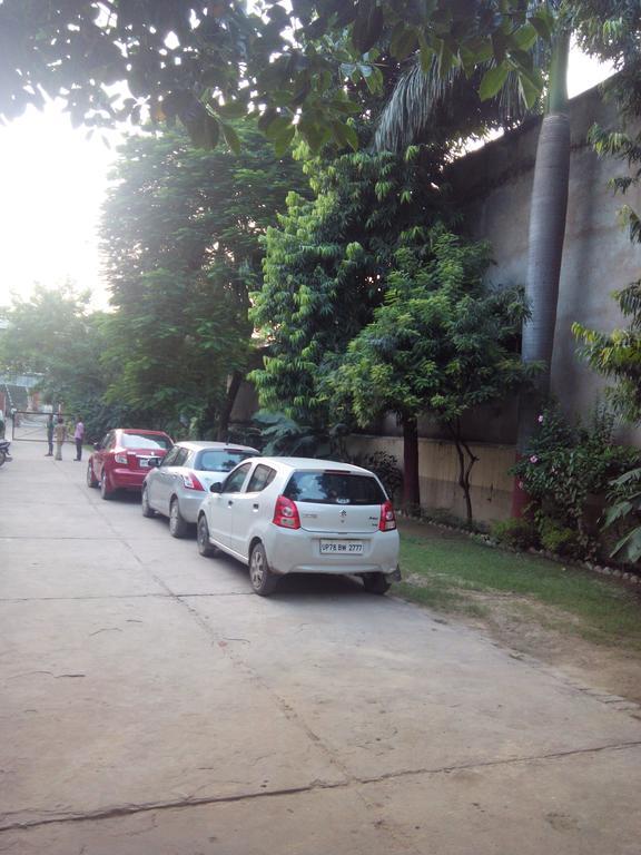 Hotel Kanishka Kanpur Zewnętrze zdjęcie