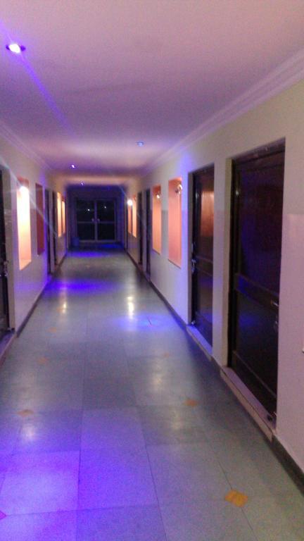 Hotel Kanishka Kanpur Zewnętrze zdjęcie